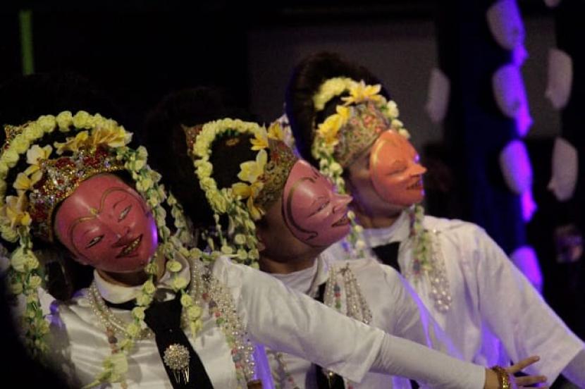 Kementerian Pariwisata dan Ekonomi mengapresiasi pelaksanaan Indonesia Mask Festival 2021, di Kota Solo.