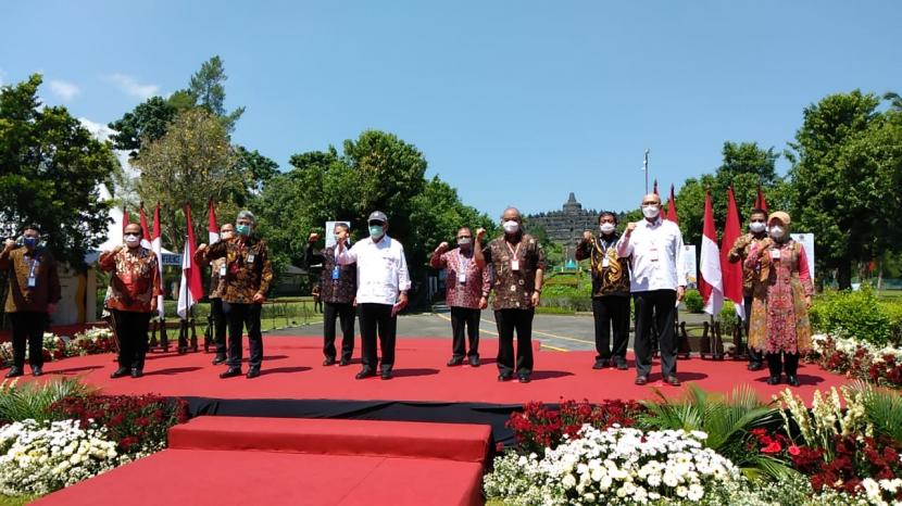 Kementerian Pekerjaan Umum dan Perumahan Rakyat (PUPR) menetapkan konsorsium Badan Usaha Milik Negara (BUMN) yang akan menggarap Tol Yogyakarta-Bawen. 