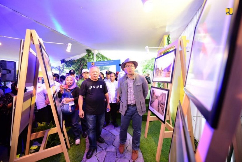  Kementerian Pekerjaan Umum dan Perumahan Rakyat (PUPR) menggelar Pameran Pembangunan Infrastruktur Nasional di Gedung Sate, Bandung, Jawa Barat. 