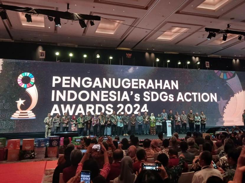 Kementerian Perencanaan Pembangunan Nasional (Bappenas) Republik Indonesia memberikan penghargaan dalam bentuk Indonesia