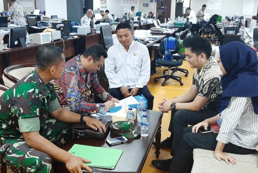 Kementerian Perhubungan cq. Direktorat Jenderal Perhubungan Laut kembali ikut andil dalam menyelesaikan perselisihan antara keluarga pelaut yang hilang dengan pihak perusahaan tempat pelaut bekerja. Pada Selasa (22/10) telah dilaksanakan pertemuan antara perusahaan PT Bintang Maju Sejahtera yang diwakili Eddy dengan ahli waris pelaut yang hilang saat bekerja di kapal KLM Harapan Sejahtera 1 yang diwakili oleh Teguh Darmawan bertempat di Wisma Antara Jakarta.