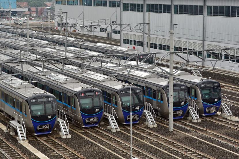 Kementerian Perhubungan memastikan dimulainya pembangunan MRT jalur timur-barat.