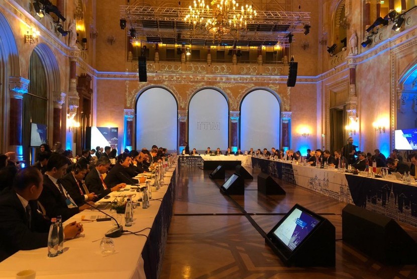Kementerian Perhubungan mengirimkan Delegasi untuk menghadiri pertemuan The Fifth Asia-Europe Meeting Transport Minister Meeting (ASEM TMM5) yang diselenggarakan di Budapest, Hungaria tanggal 9-11 Desember 2019.