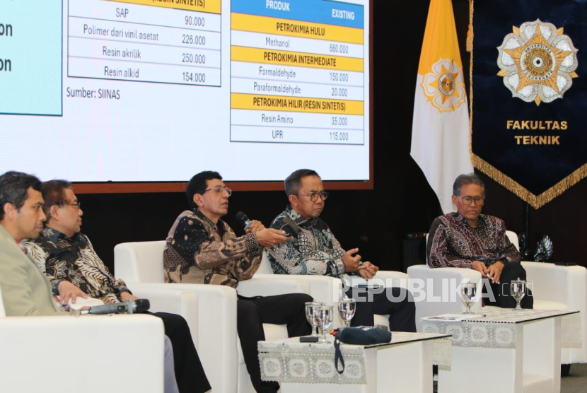 Kementerian Perindustrian (Kemenperin) berkomitmen memperkuat laju hilirisasi di industri petrokimia dan gas dengan berbagai terobosan kebijakan untuk membantu target pertumbuhan ekonomi 8 persen. 