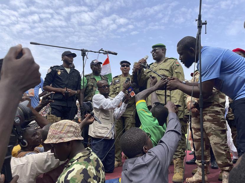 Militer Nigeria dikerahkan untuk melawan pemberontakan di Burkina Faso.
