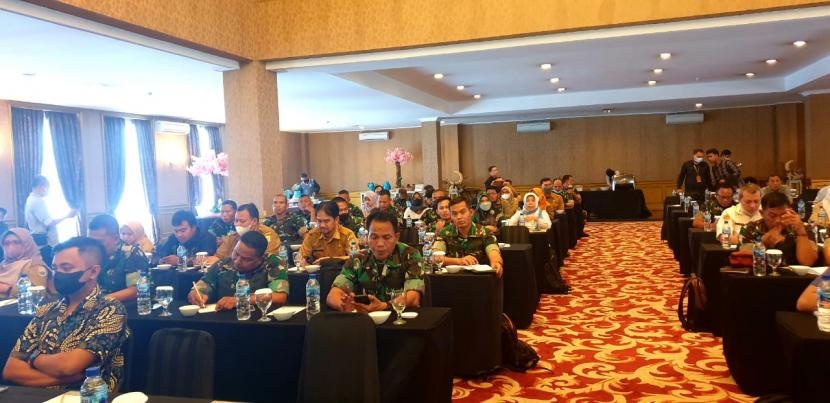 Kementerian Pertanian (Kementan) bekerja sama dengan Tentara Nasional Indonesia (TNI) dalam rangka akselerasi dan menggencarkan pelaksanaan penandaan dan pendataan ternak pascavaksinasi Penyakit Mulut dan Kuku (PMK) di Provinsi Jawa Barat. 