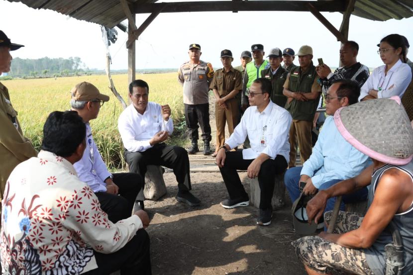 Kementerian Pertanian (Kementan) kembali memanfaatkan dan mengembangkan lahan rawa sebagai alternatif peningkatan produksi padi. 