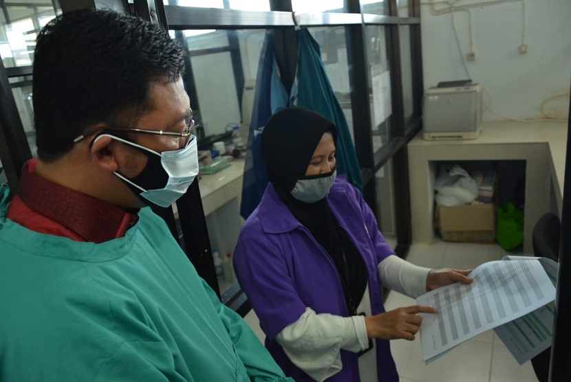 Kementerian Pertanian (Kementan) melalui Direktorat Jenderal Peternakan dan Kesehatan Hewan (Ditjen PKH) menugaskan lima Unit Pelaksana Teknis (UPT) Balai Besar Veteriner (BBVet) dan Balai Veteriner (BVet) untuk melaksanakan uji Polymerase Chain Reaction (PCR) Covid-19. Salah satu UPT yang ditunjuk adalah BBVet Maros di Sulawesi Selatan (Sulsel). 