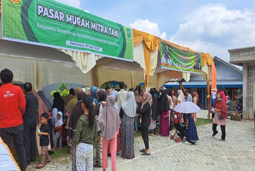 Kementerian Pertanian (Kementan) melalui Direktorat Jenderal Prasarana dan Sarana (PSP) menyelenggarakan kegiatan Pasar Mitra Tani yang diselenggarakan di Jalan Utama Kelurahan Sri Meranti, Kecamatan Rumbay, Pekanbaru, Riau.