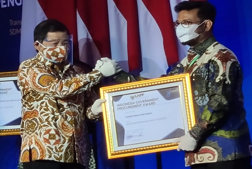 Kementerian Pertanian (Kementan) mendapat penghargaan Pengelolaan Barang dan Jasa 2020 dengan kategori paling transfaran. Penghargaan ini diberikan Lembaga Kebijakan Pengadaan Barang dan Jasa Pemerintah (LKPP) yang dihadiri langsung oleh para Gubernur dan para Menteri di Hotel Savero, Bogor, Jawa Barat.