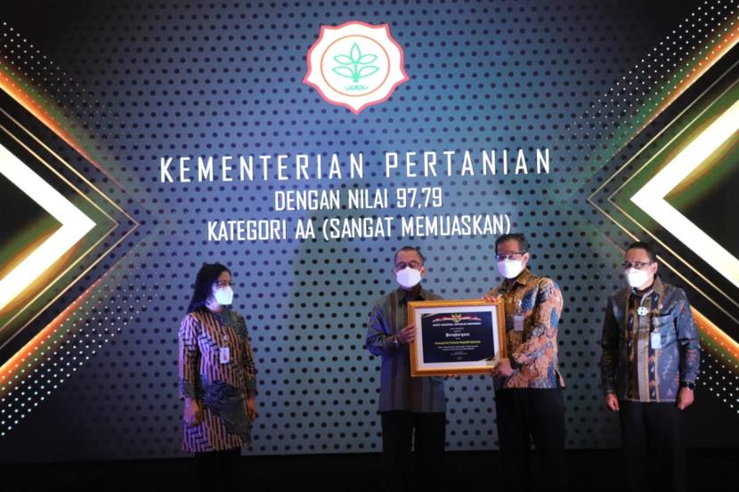 Kementerian Pertanian (Kementan) meraih Penghargaan kategori AA 