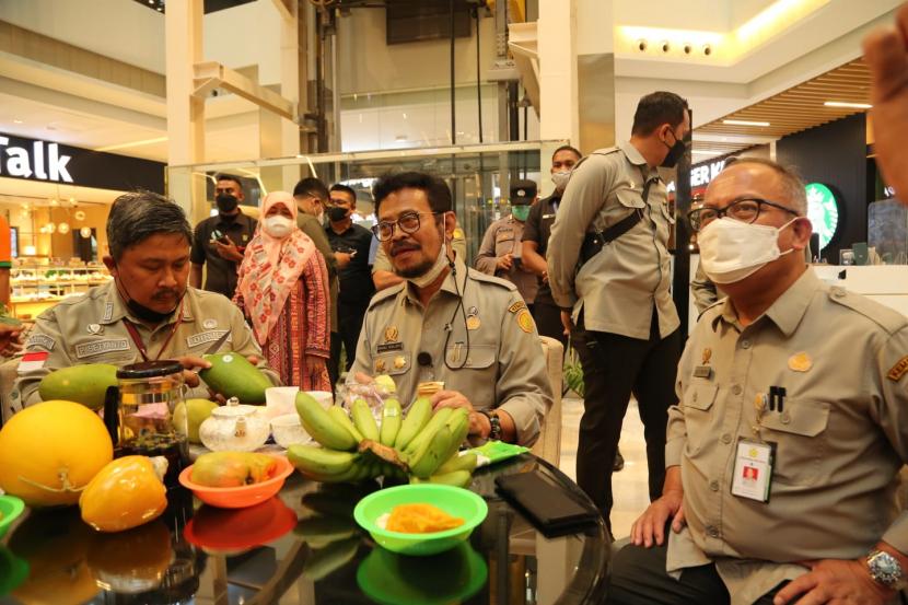 Kementerian Pertanian terus melakukan terobosan untuk mendekatkan dan mempermudah akses konsumen mendapatkan bahan pangan sehat dan berkualitas. Salah satu upaya tersebut adalah dengan menggelar Pasar Tani Goes to Mall. 