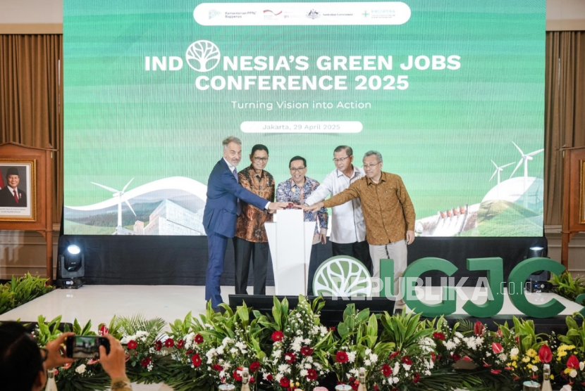 Kementerian PPN/Bappenas meluncurkan Peta Jalan Pengembangan Tenaga Kerja Hijau Indonesia dalam rangka Indonesia’s Green Jobs Conference (IGJC) 2025: Turning Vision Into Action.