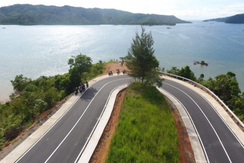Kementerian PUPR selesaikan pembangunan jalan akses ke Kawasan Strategis Pariwisata Nasional (KSPN) Wisata Mandeh di Kabupaten Pesisir Selatan, Sumatera Barat.