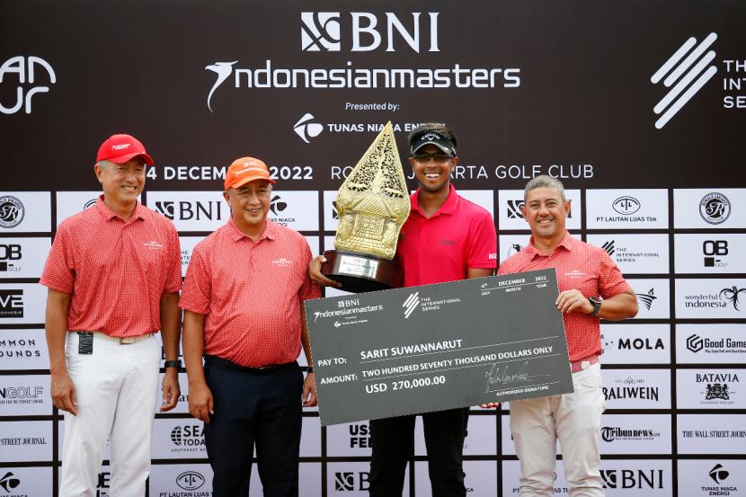 Kemeriahan BNI Indonesian Masters 2022 Presented by TNE berakhir dengan fenomenal. Sarit Suwannarut muncul menjadi juara baru, menggeser banyak pegolf profesional unggulan dunia