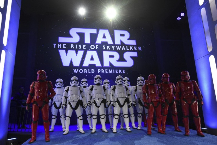 Kemeriahan premier Star Wars: The Rise of Skywalker pada Senin (16/12), di Los Angeles, AS. Untuk pertama kalinya, Perayaan Star Wars mengalami pengunduran.