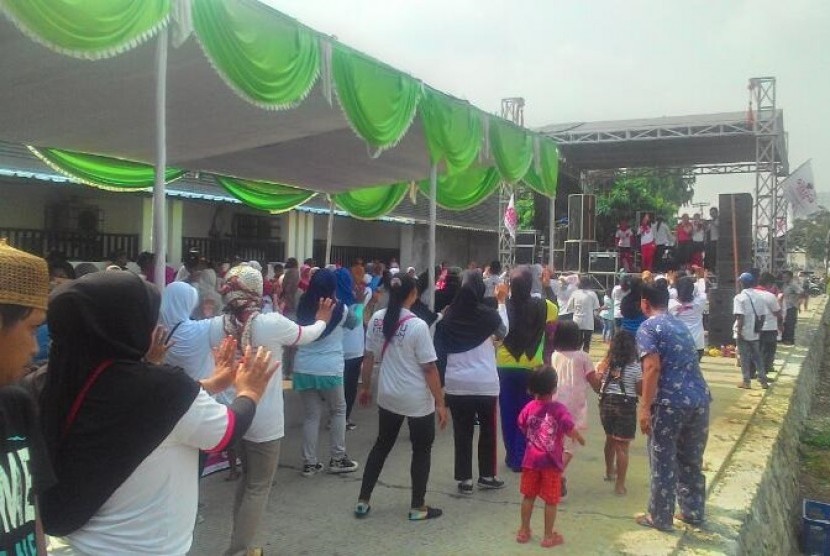 Kemeriahan di acara Festival Panggung Kemenangan Anies-Sandi di Bidara Raya, Penjaringan, Jakarta Utara, Sabtu (15/4).