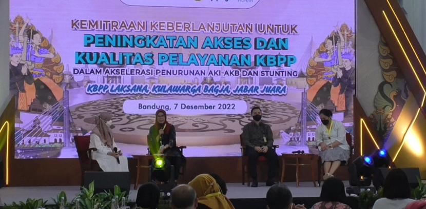 Kemitraan keberlanjutan untuk Peningkatan Akses dan Kualitas Pelayanan KBPP dalam akselerasi penurunan AKI-AKB dan stunting di Gedung Sate, Kota Bandung, Rabu (7/12).