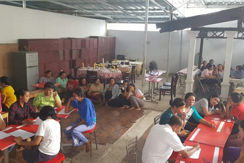 Kemnaker melakukan sidak di BLKLN Restu Putri dan mendapati 20 Pekerja Migran Indonesia tak memenuhi prasyarat kelengkapan dokumen.