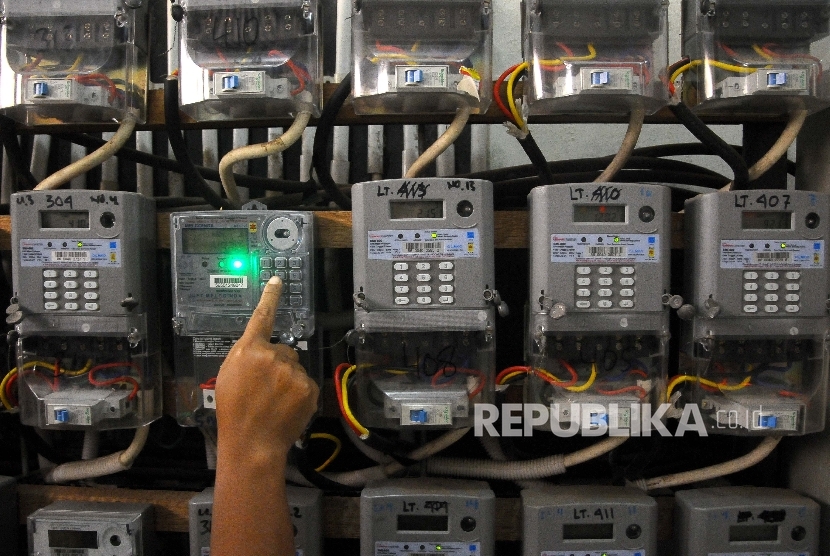 Setelah sukses melaksanakan program elektrifikasi 300 rumah di Pacitan, PLN Unit Induk Distribusi (UID) Jatim kembali menggelar program serupa di Sumenep. 