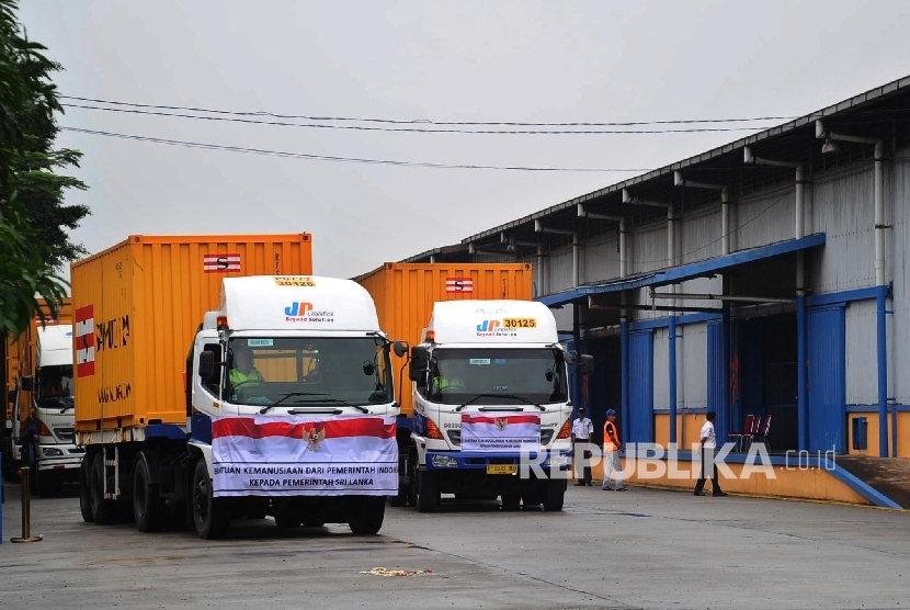 Kendaraan kontainer membawa beras bantuan (Ilustrasi)