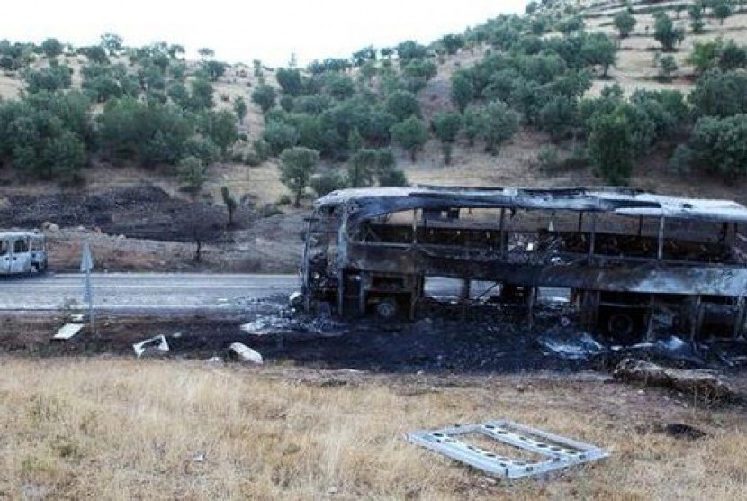 Kendaraan tanker yang membawa gas LPG terbakar di Diyarbakir yang menewaskan satu orang.