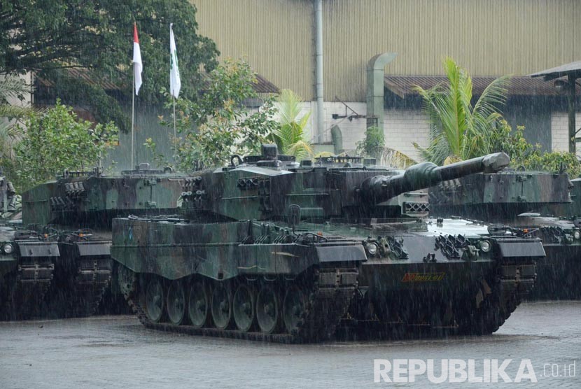 Kendaraan tempur Tank AMX 13 di PT Pindad (Persero), Kota Bandung.    (Republika/Edi Yusuf)