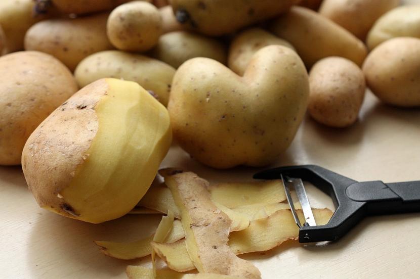 Kentang. Berdasarkan penelitian terbaru, menyimpan kentang di kulkas tidak berbahaya bagi kesehatan. (ilustrasi)