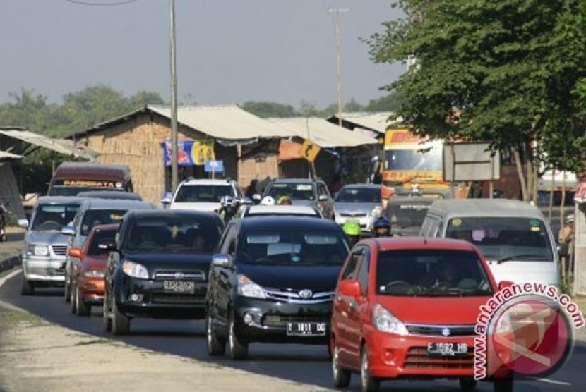 Kepadatan arus lalu lintas di Pantura/ilustrasi