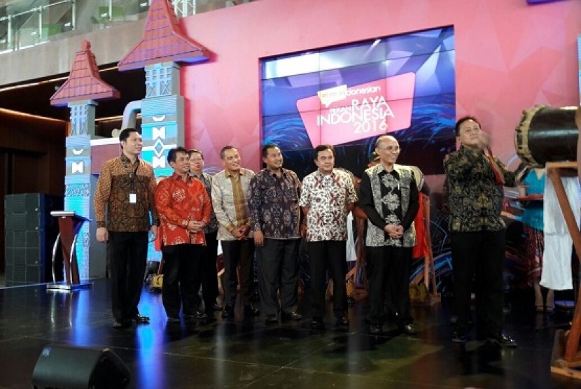 Kepala Badan Ekonomi Kreatif Triawan Munaf saat membuka Pekan Raya Indonesia di ICE BSD, Tangerang Selatan. 