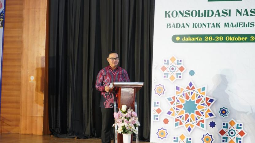 Kepala Badan Kependudukan Keluarga Berencana Nasional (BKKBN) Dr dr Hasto Wardoyo, saat menjadi pembicara dalam kegiatan Konsolidasi Nasional Badan Kontak Majelis Taklim (BKMT) yang digelar di Asrama Haji, Jakarta Timur.