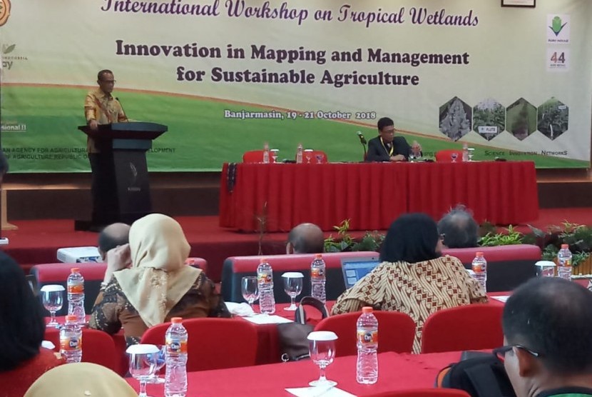 Kepala Badan Ketahanan Pangan Kementerian Pertanian (BKP Kementan) Agung Hendriadi dalam International Workshop on Tropical Wetlands di Banjarmasin, Jumat (19/10) 