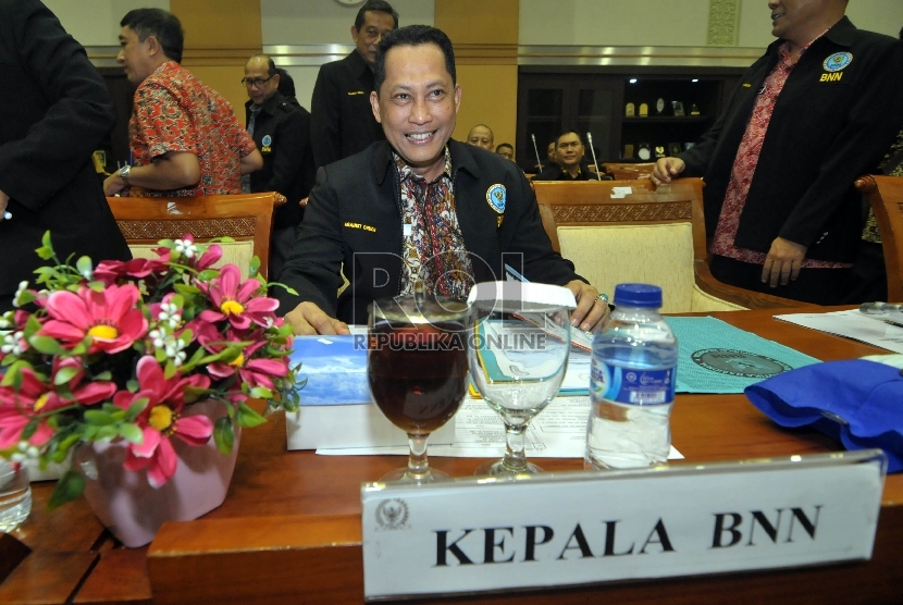 Kepala Badan Narkotika Nasional (BNN)Komisaris Jenderal Budi Waseso (tengah) saat menghadiri rapat dengar pendapat (RDP) dengan Komisi III DPR di Kompleks Parlemen, Jakarta, Selasa (15/9). 