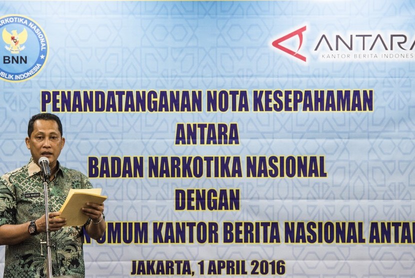 Kepala Badan Narkotika Nasional (BNN) Komjen Pol Budi Waseso memberikan kata sambutan seusai Penandatanganan Nota Kesepahaman BNN dengan LKBN Antara di Jakarta, Jumat (1/4).