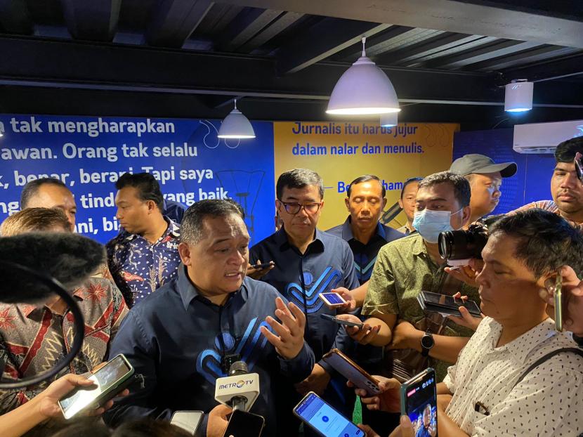 Kepala Badan Pelindungan Pekerja Migran Indonesia (BP2MI) Benny Rhamdani meresmikan Migran Pers Room serta enam ambulans untuk pekerja migran, Selasa (5/3/2024).