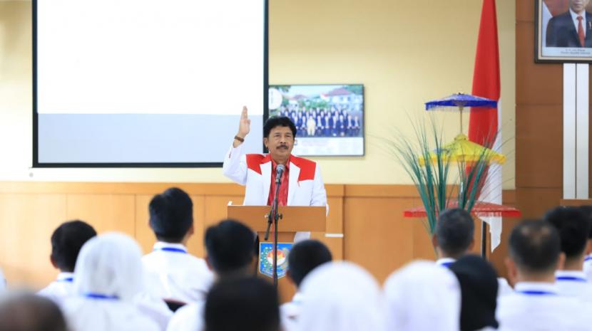 Kepala Badan Pembinaan Ideologi Pancasila (BPIP), Profesor Yudian Wahyudi, memberikan ceramah pada 160 peserta pendidikan dan latihan jabatan administrator dan pengawas yang diselenggarakan oleh Pusat Pengembangan Sumber Daya dan Manusia Kementerian Dalam Negeri Regional Bandung, Senin (12/9/2022). 
