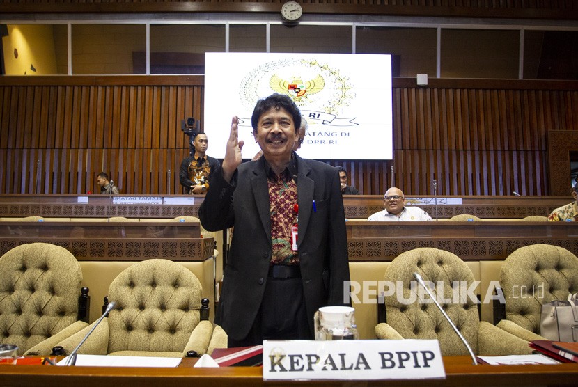 Kepala Badan Pembinaan Ideologi Pancasila (BPIP) Yudian Wahyudi bersiap mengikuti Rapat Dengar Pendapat (RDP) dengan Komisi II DPR di Kompleks Parlemen, Senayan, Jakarta, Selasa (18/2/2020). 