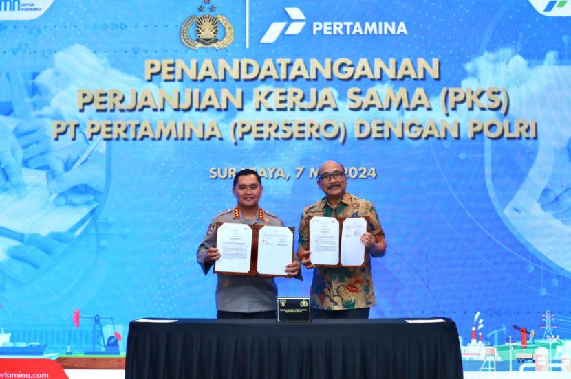 Kepala Badan Pemelihara Keamanan Kepolisian Republik Indonesia bersama SVP HSSE PT Pertamina (Persero) melakukan penandatangan perjanjian kerja sama untuk pengamanan dan penanganan pelanggaran objek vital nasional strategis dan objek vital lainnya di lingkungan Pertamina.