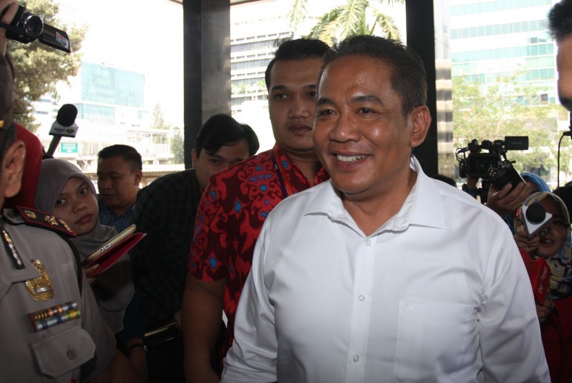 Kepala Bareskrim Mabes Polri Komjen Pol Anang Iskandar mendatangi Gedung KPK di Jakarta, Jumat (11/9). 