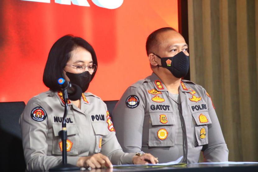 Kepala Biro Penerangan Masyarakat Divisi Humas Polri, Kombes Nurul Azizah (kiri).