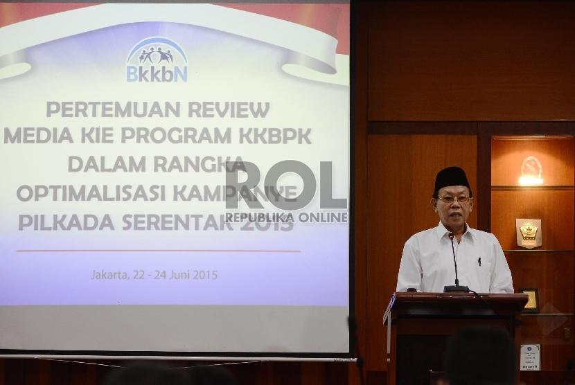 Kepala BKKBN, Surya Chandra Suropaty memberikan kata sambutan sekaligus membuka acara Lokakarya Optimalisasi Kampanye Pilkada di Gedung BKKBN, Jakarta, Senin (22/6).