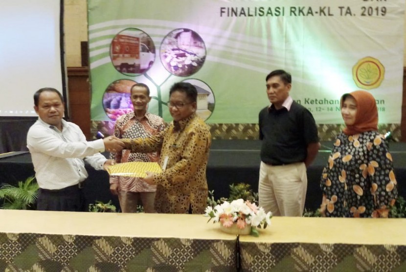 Kepala BKP Agung Hendriadi saat memberi arahan dalam evaluasi kegiatan 2018 dan perencanaan 2019 di Yogyakarta.