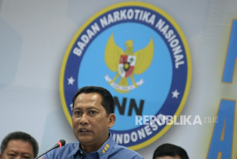 Kepala BNN Komjen Budi Waseso memberikan keterangan saat jumpa pers akhir tahun BNN 2016 di gedung BNN, Jakarta, Kamis (22/12). 