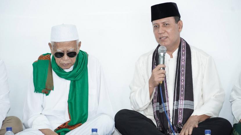 Kepala BNPT Komjen Pol Boy Rafli Amar (kanan) saat memberikan sambutan pada peresmian Masjid Sumaryati dan Peletakan Batu Pertama pembangunan Pondok Pesantren Nurul Ibad 3 yang terletak di daerah Jasinga, Kabupaten Bogor, Provinsi Jawa Barat, Sabtu (26/3/2022).