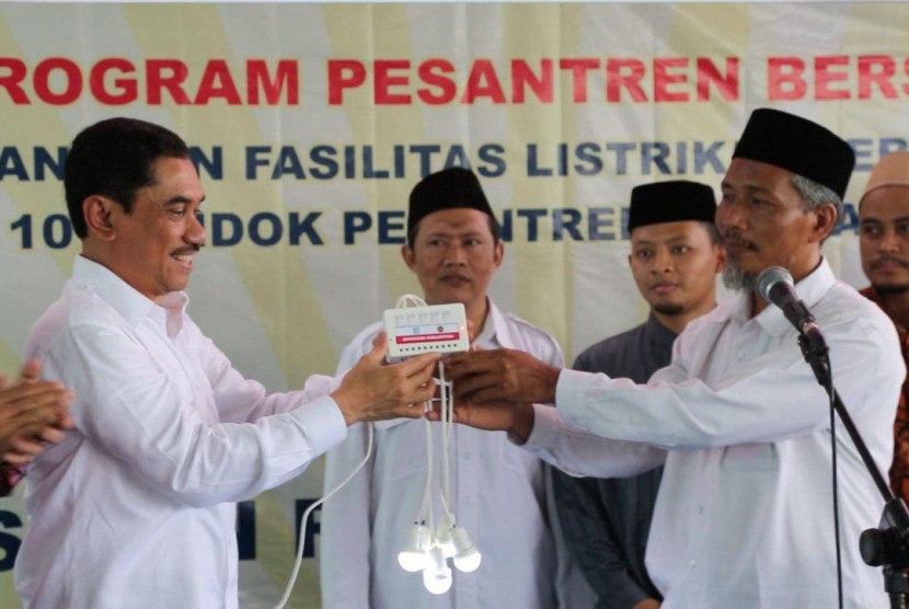 Kepala BNPT, Suhardi Alius, dalam acara peletakan awal implementasi dari Program “Pesantren Bersinar ”, Senin (26/9).