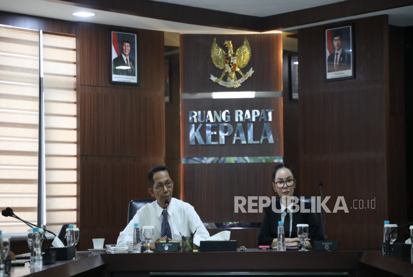 Kepala BP Batam, Amsakar Achmad dan Wakil Kepala BP Batam, Li Claudia Chandra.