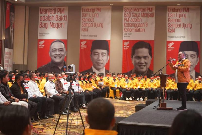 Kepala BP2MI Benny Rhamdani menyampaikan pesan-pesan kepada pekerja migran Indonesia (PMI) yang akan diberangkatkan ke Korea Selatan, di Jakarta, Senin (8/5/2023).