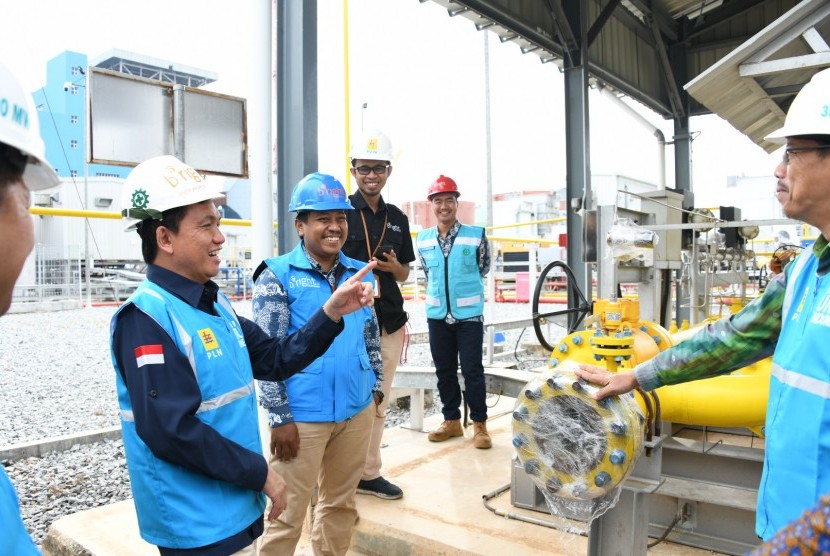 Kepala BPH Migas M. Fanshurullah Asa bersama Tim BPH melakukan Kunjungan Lapangan ke Proyek Pembangunan Pelabuhan Kijing dan IP MPP PLTG PLN Batam di Jungkat Kabupaten Mempawah Kalimantan Barat. (Ilustrasi) 