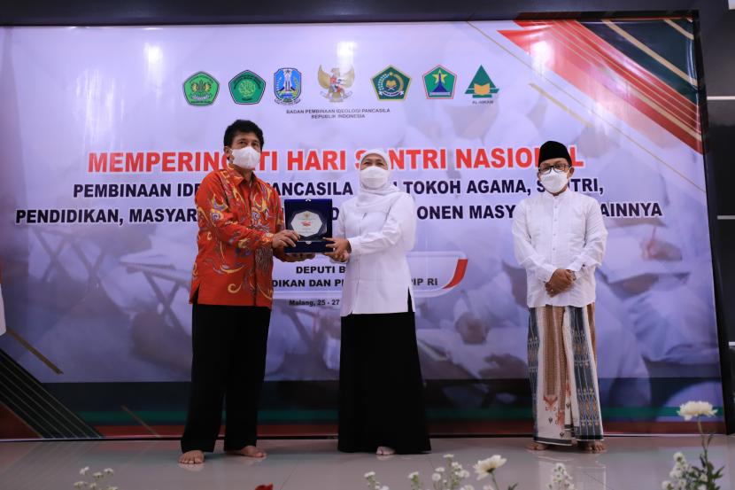 Kepala BPIP Prof Yudian Wahyudi menyambut baik dan akan menindak lanjuti terkait usulan yang dilakukan Gubernur Jawa Timur terkait Laboratorium Pancasila yang ada di Malang.