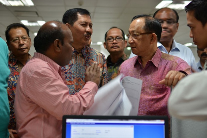 Kepala BPN Hendarman Supandji (kesembilan dari kiri) bersama rombongannya diterima Dr Sanjay Singh dari Kementerian Hukum dan Keadilan India